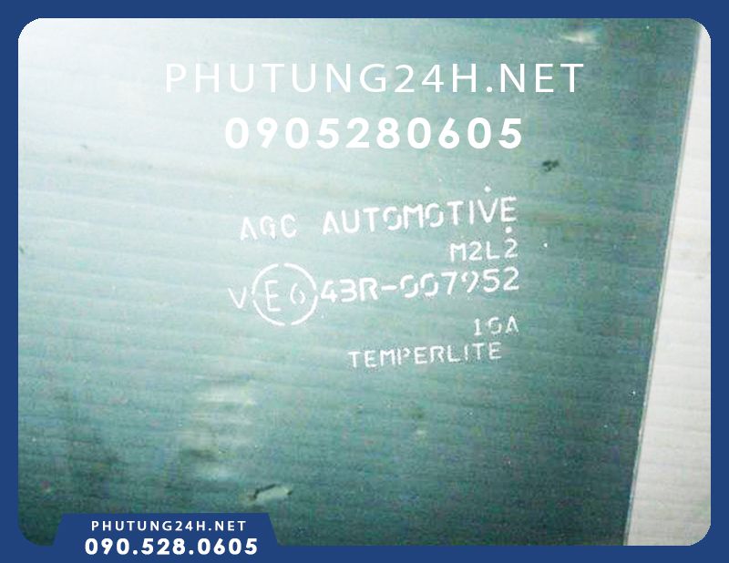 Kính cửa sau Toyota Raize - phụ tùng ô tô Lê Minh